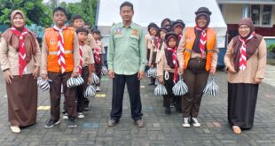 Pramuka Penggalang SDN 1 Banteran Gelar Bakti Sosial di Hari Pramuka ke-64