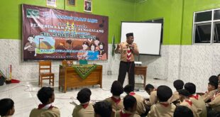 Tanamkan Jiwa Kepemimpinan Sejak Dini, Kwarran Sumbang Dampingi Penerimaan Tamu Penggalang di MTs Ma’arif NU 1 Sumbang